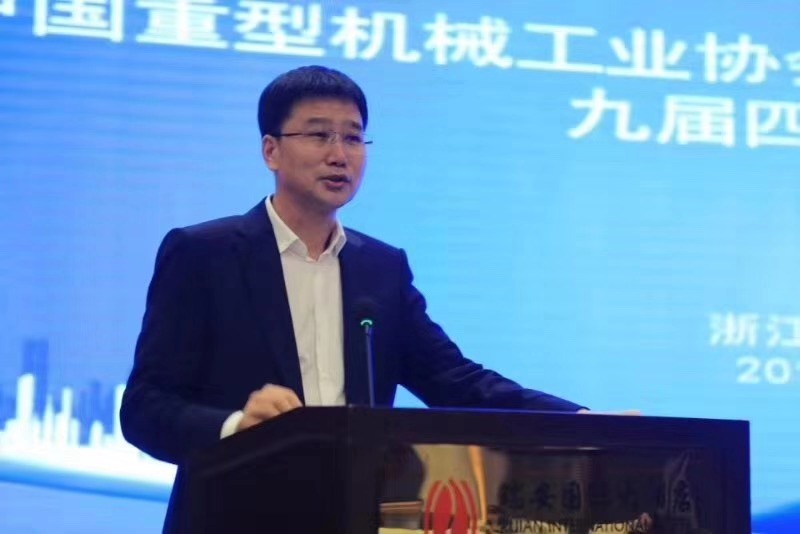 桥式起重机理事会各位专家代表一行来参观爱游戏体育