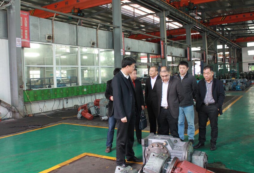 冯华东副市长莅临爱游戏体育考察工作